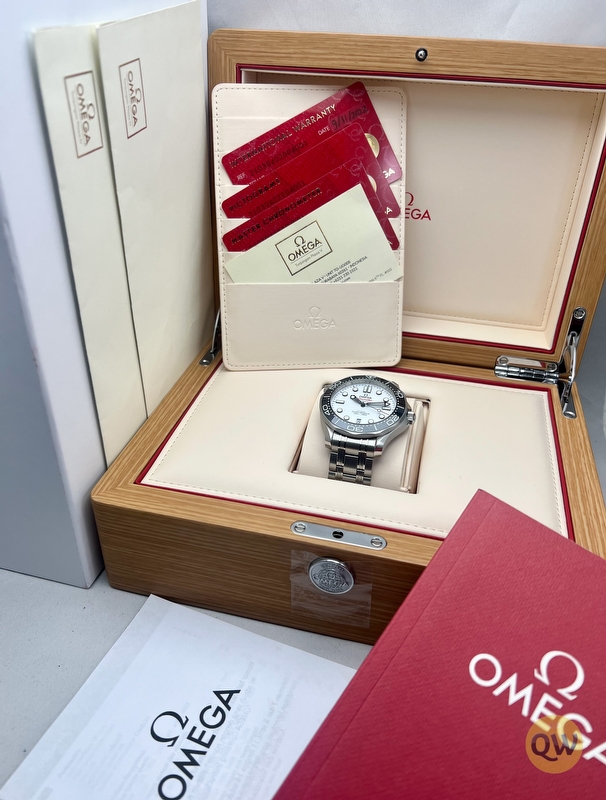 Omega Seamaster Diver  CO AXIAL MASTER CHRONOMETER 