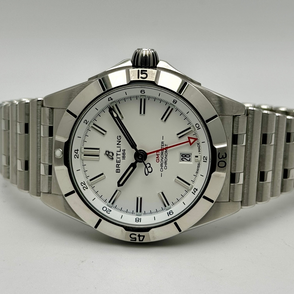  Breitling Chronomat GMT 40 Automatic