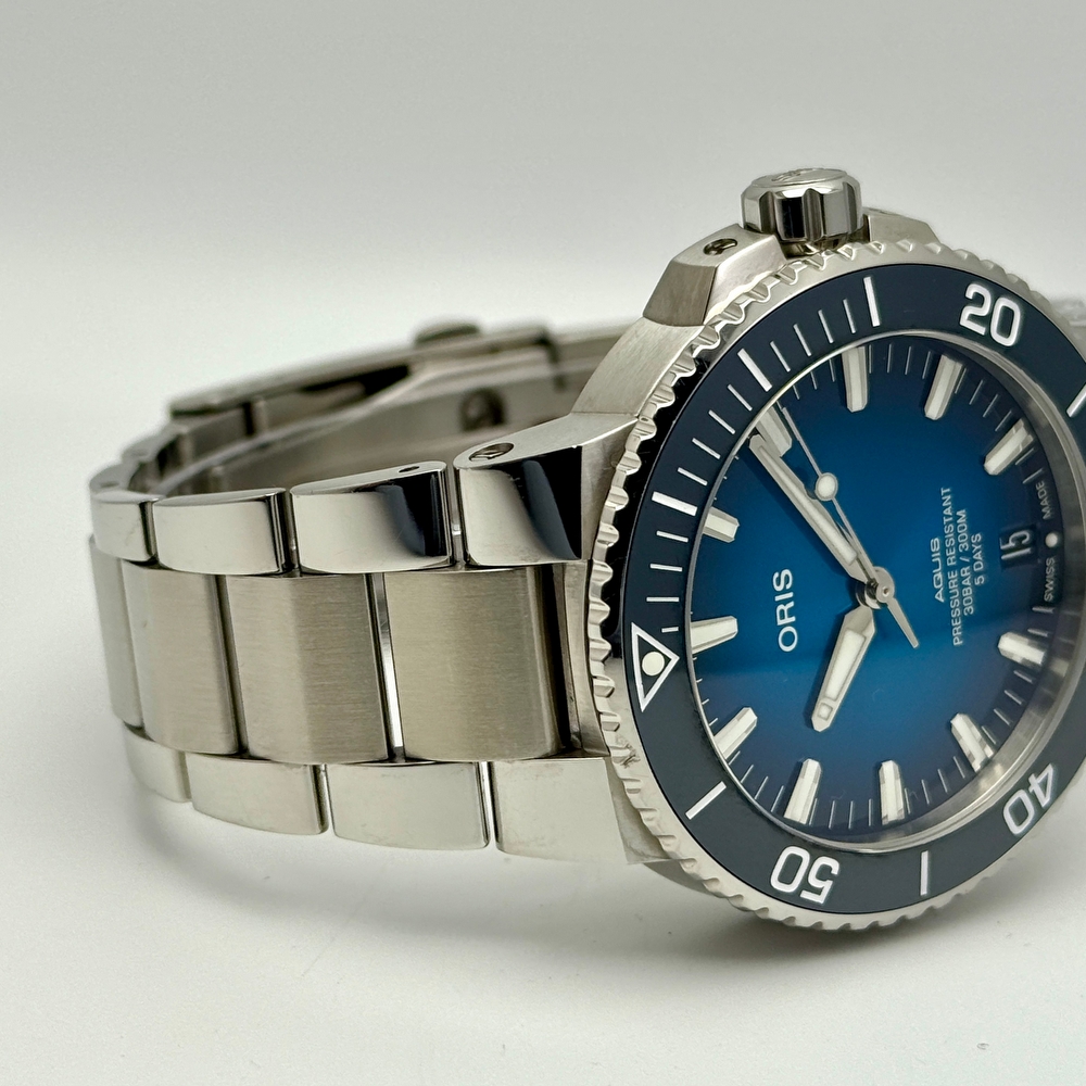Aquis Date Calibre 400 Blue 