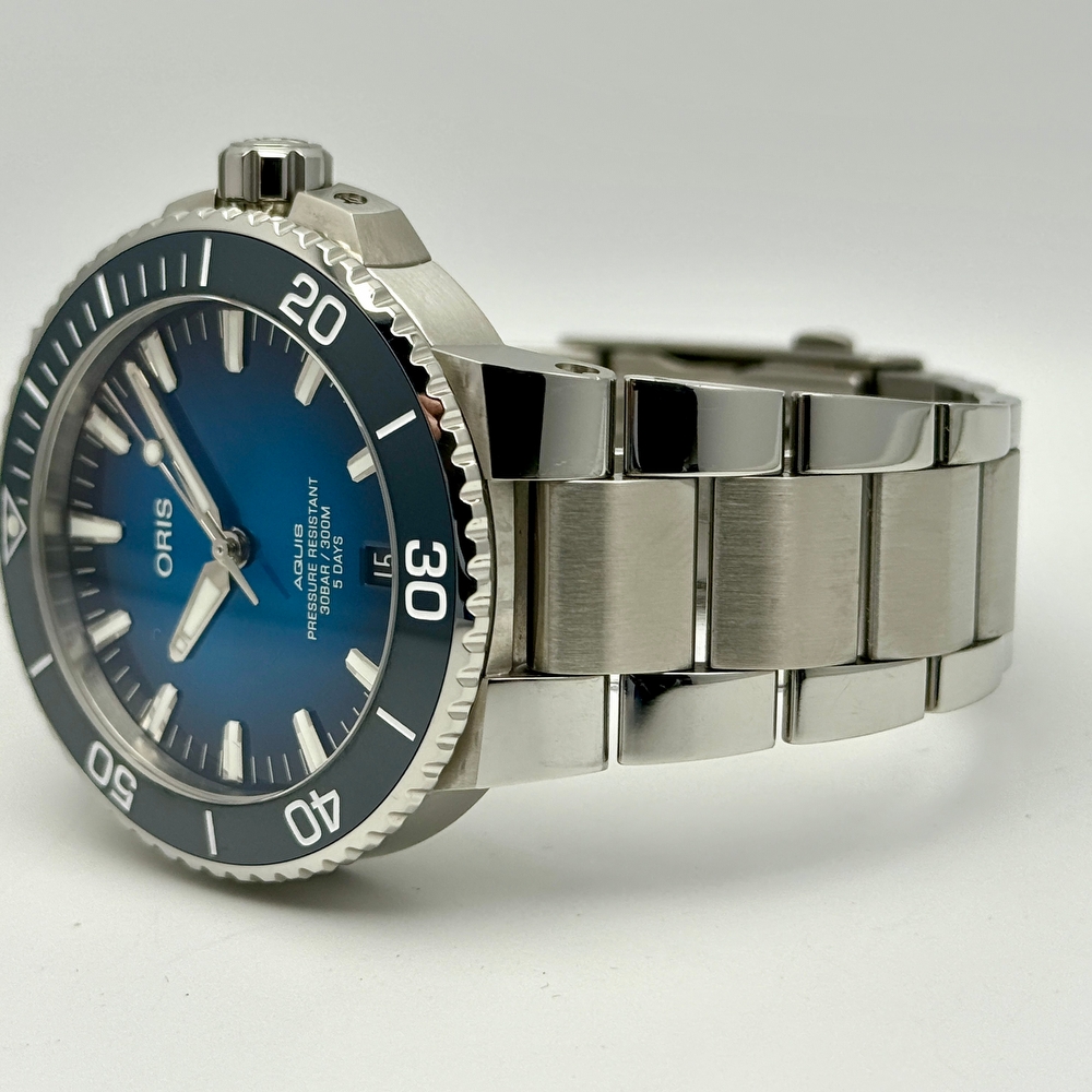 Aquis Date Calibre 400 Blue 