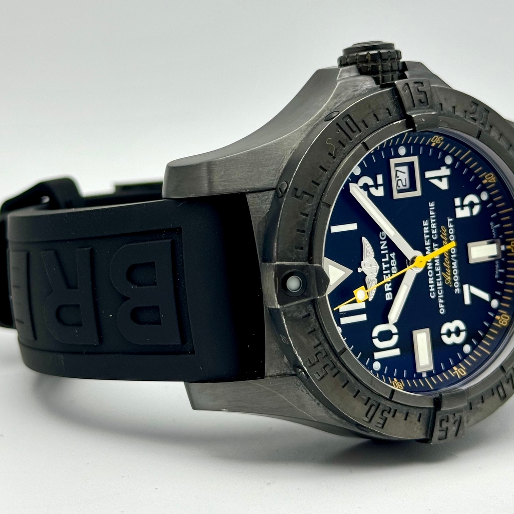 BREITLING AVENGER SEAWOLF BLACK AND YELLOW AUTOMATIC