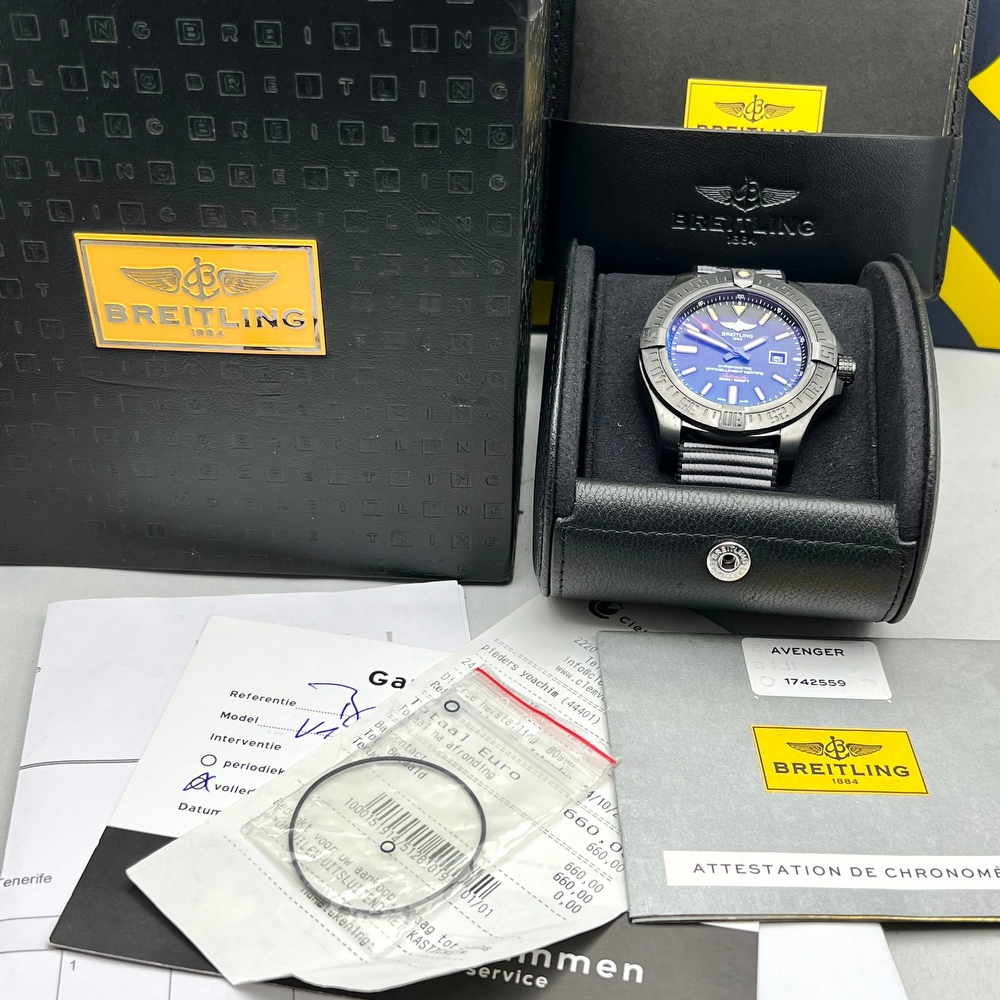 Breitling Avenger Blackbird