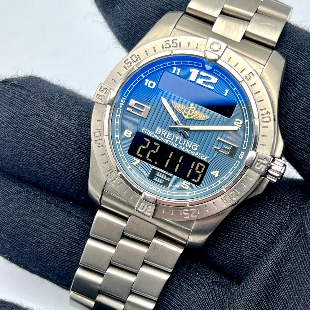 Breitling Aerospace Avantage Airforce Blue dail