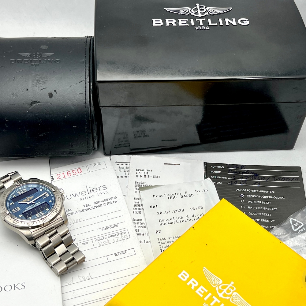 Breitling Aerospace Avantage Airforce Blue dail