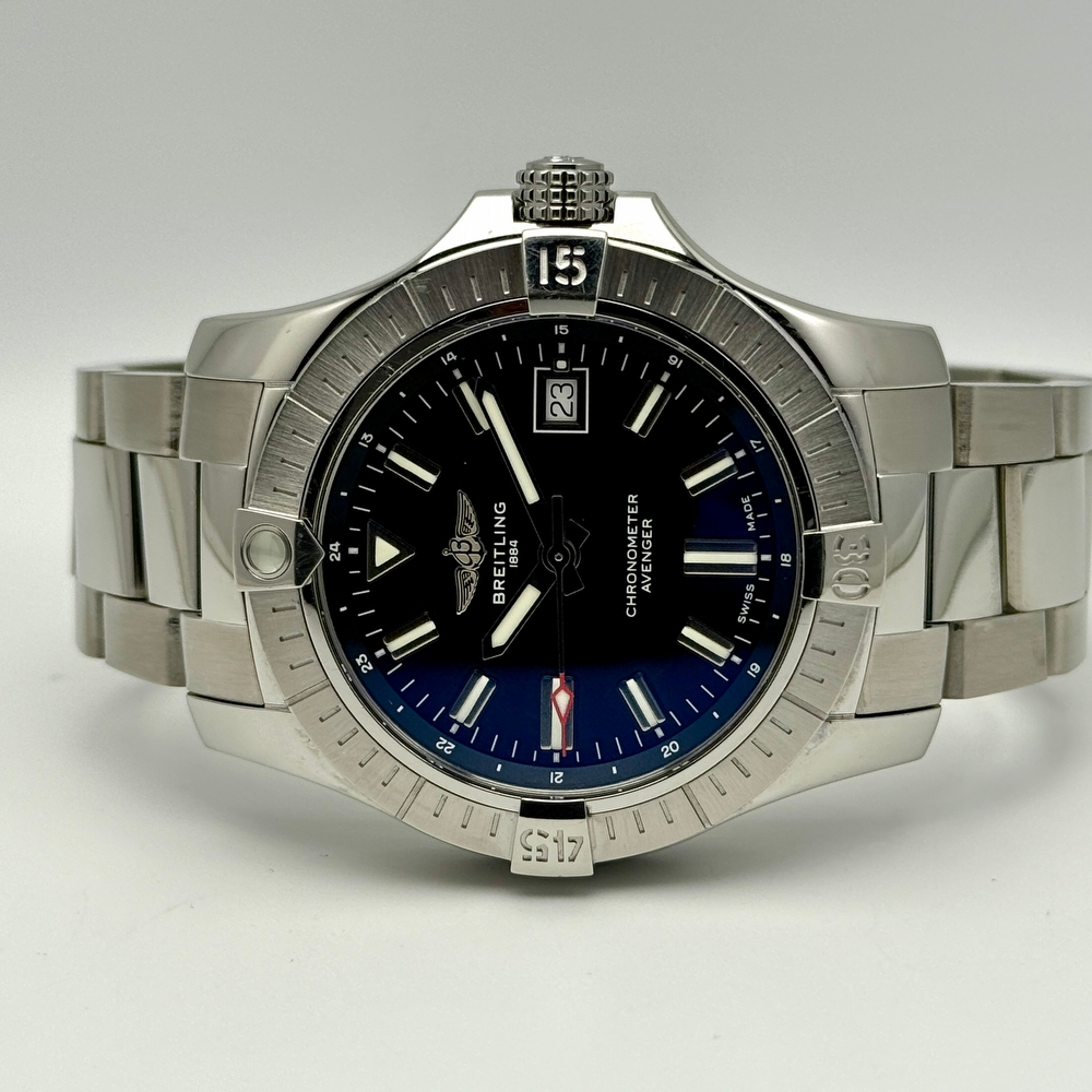 Breitling Avenger 