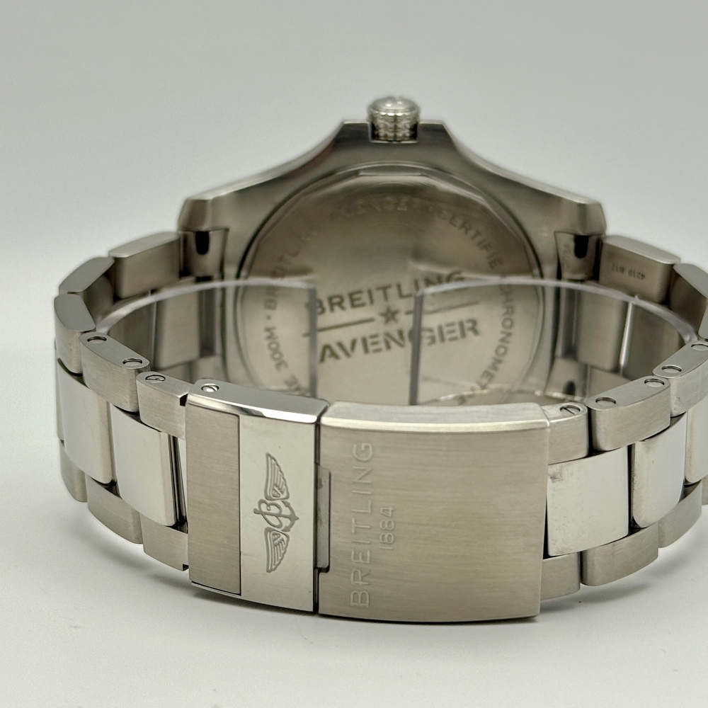 Breitling Avenger 