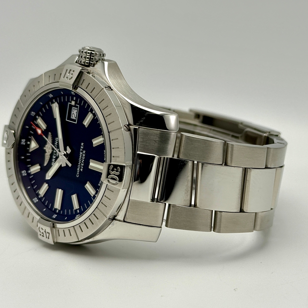 Breitling Avenger 