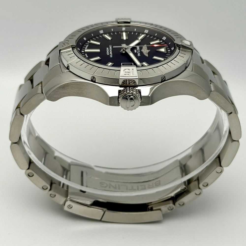 Breitling Avenger 