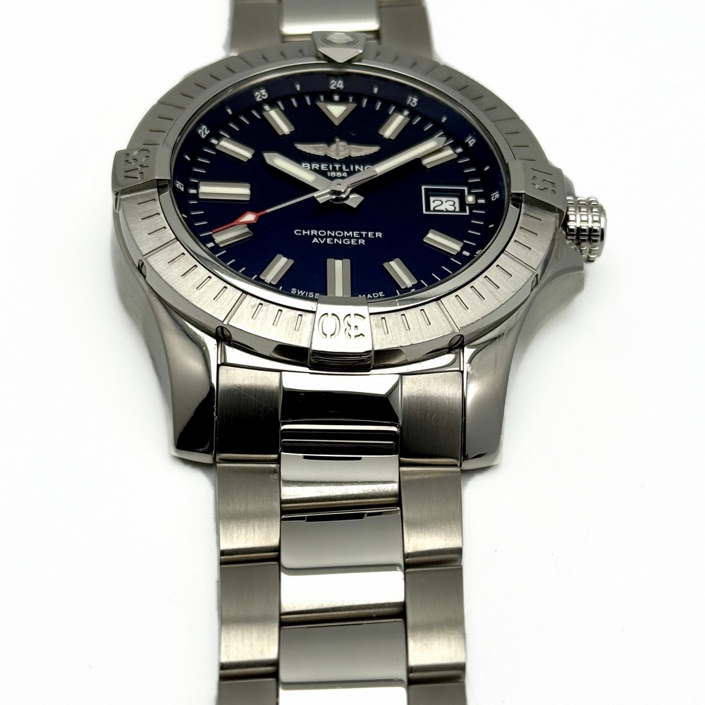 Breitling Avenger 