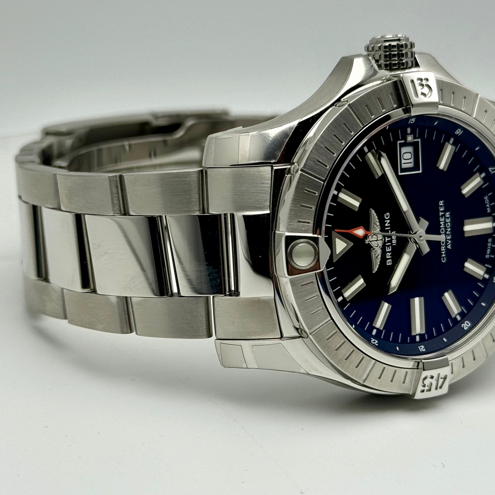 Breitling Avenger 43 Automatic
