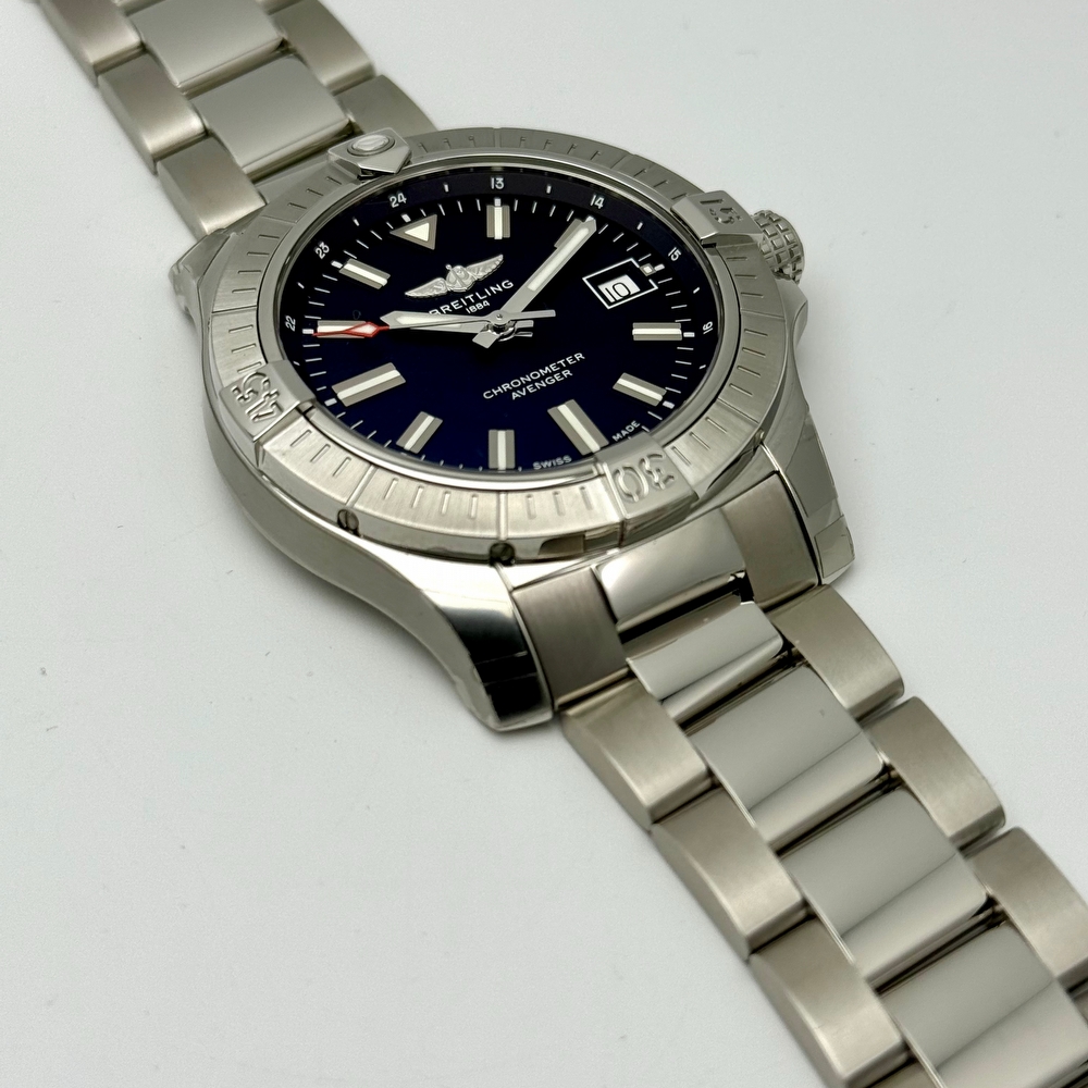 Breitling Avenger 43 Automatic