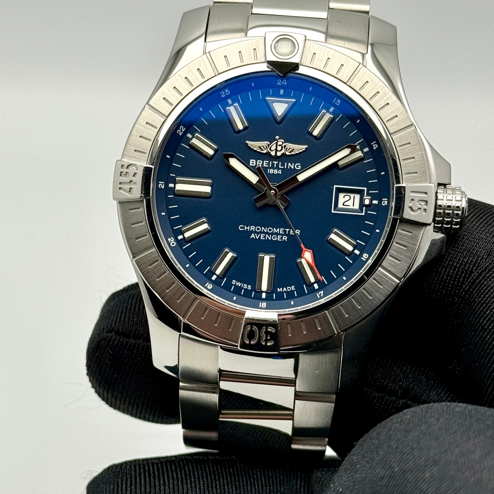 Breitling Avenger Automatic 43 Blue