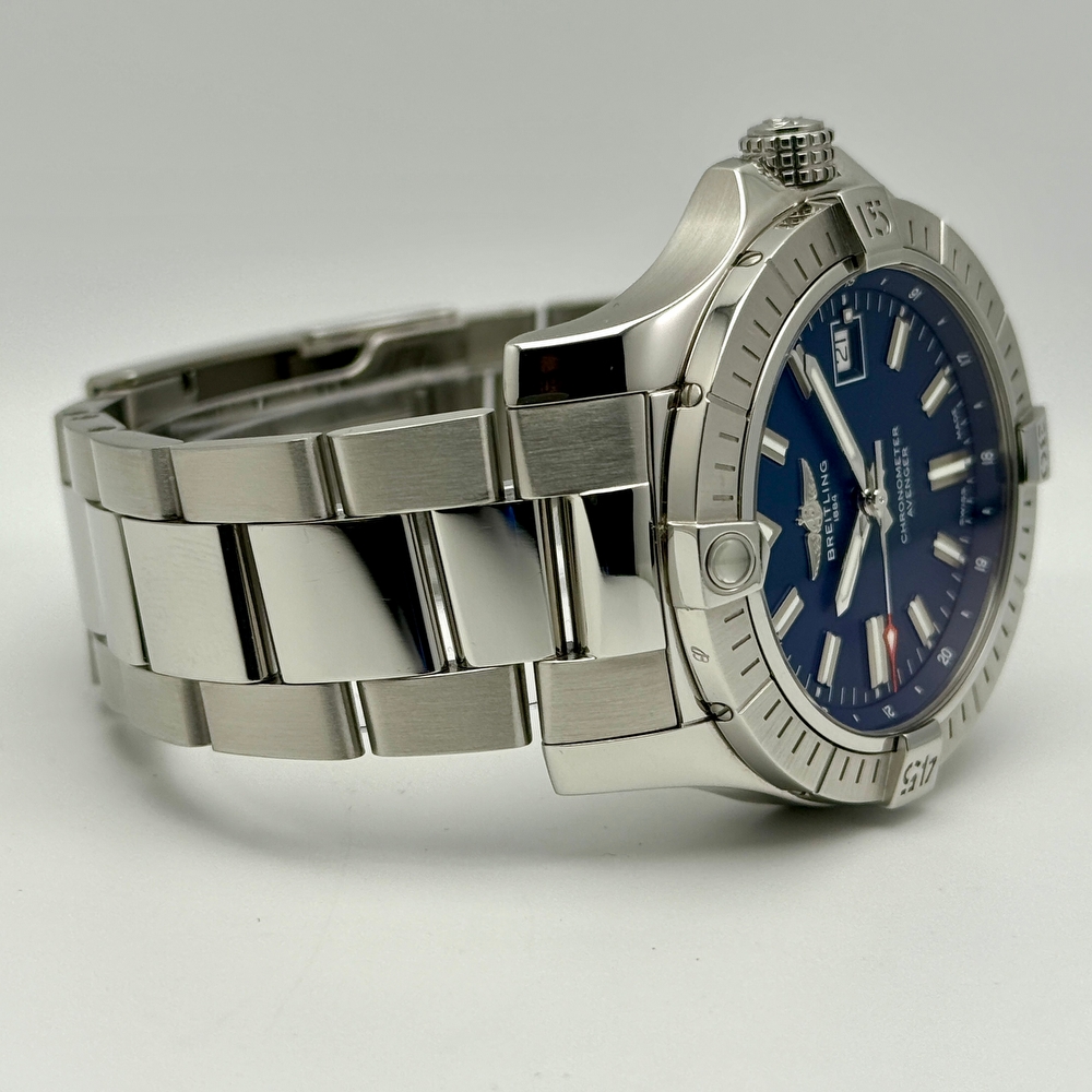 Breitling Avenger Automatic 43 Blue