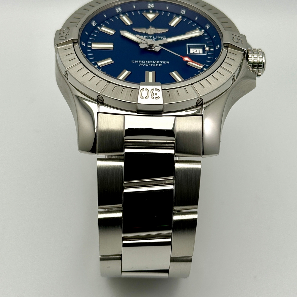 Breitling Avenger Automatic 43 Blue