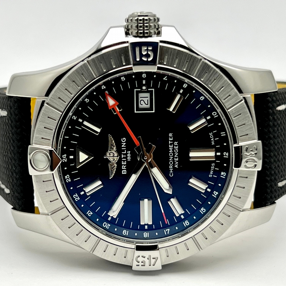 Breitling Avenger GMT 43