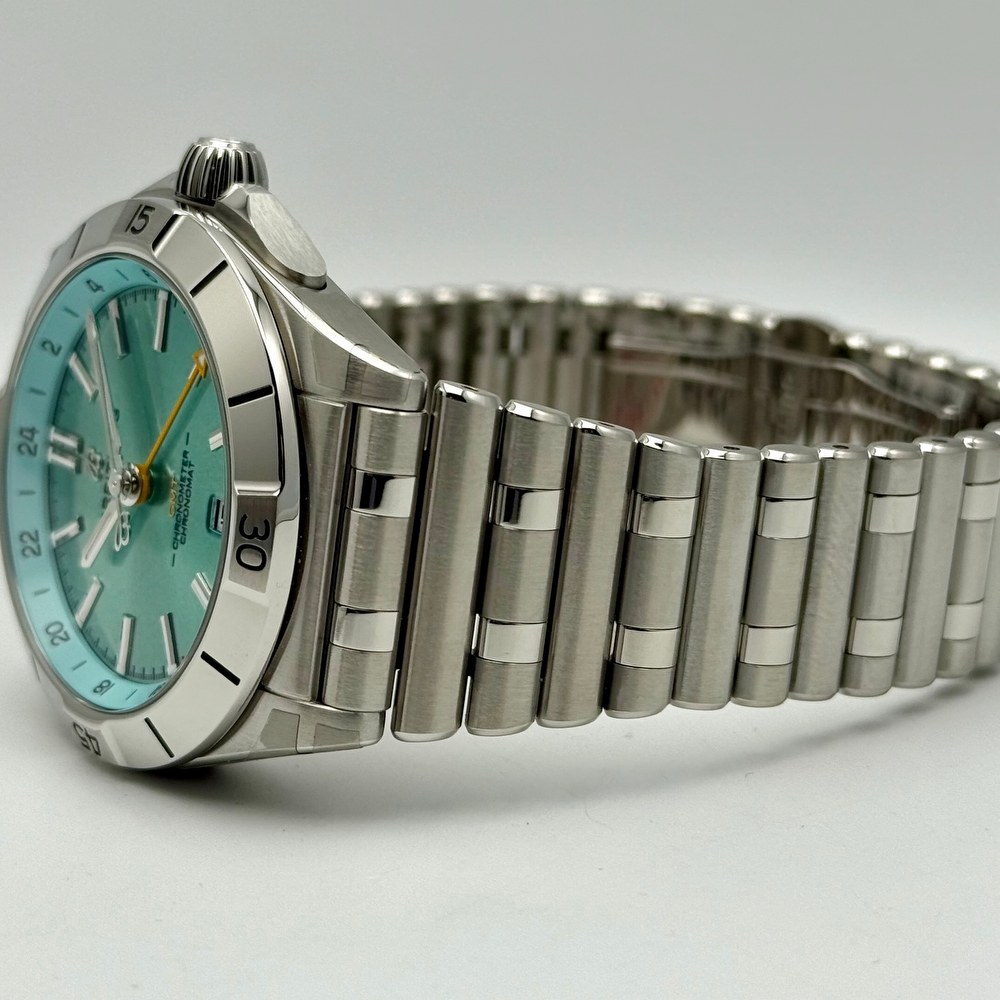 Breitling Chronomat Turquoise GMT 40