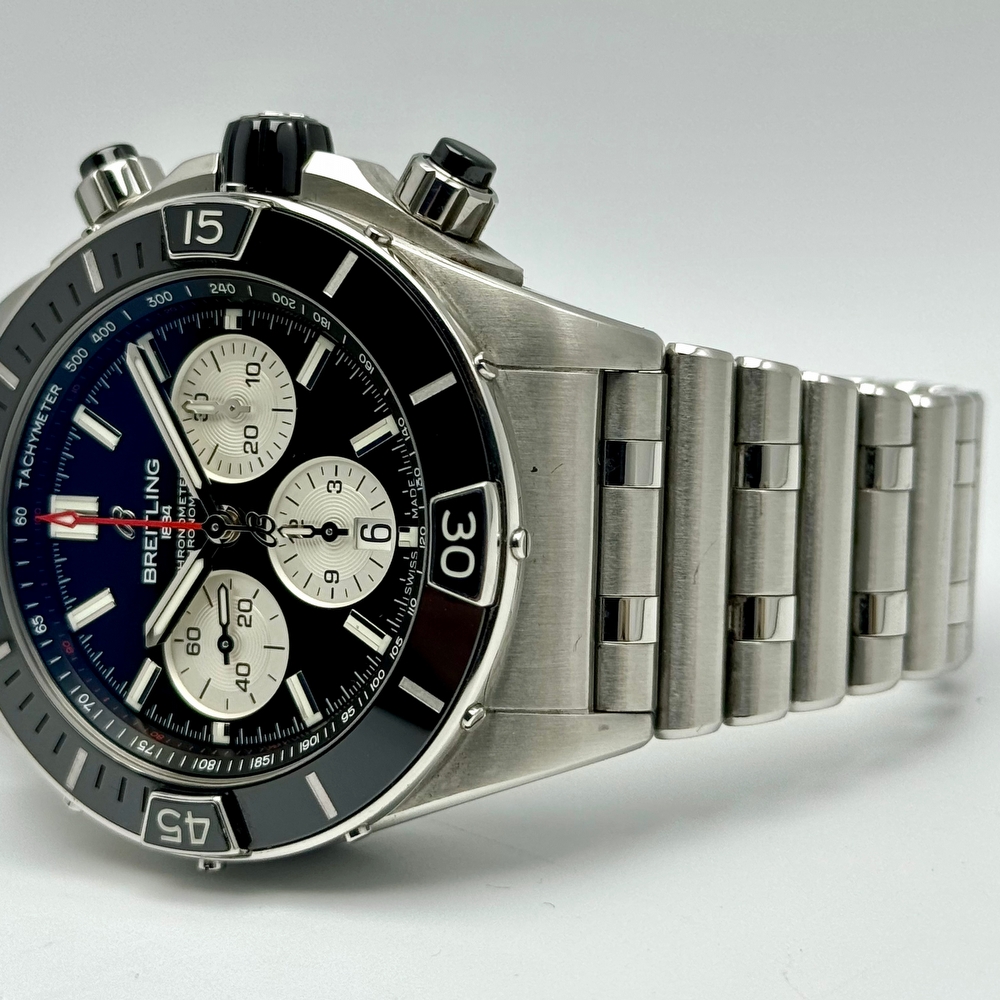 Breitling Super Chronomat B01