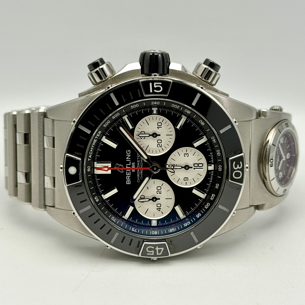 Breitling Super Chronomat B01 44 UTC