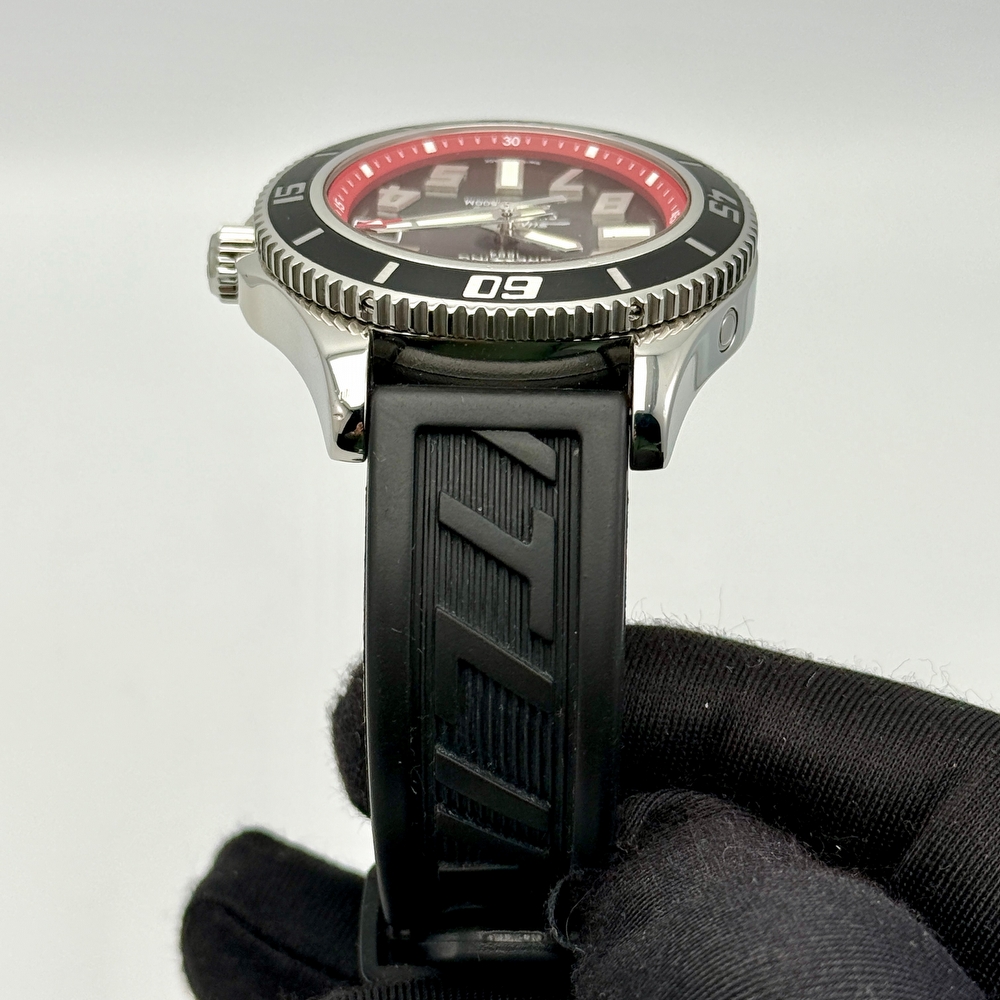 Breitling SuperOcean 42 Automatic Abyss Red