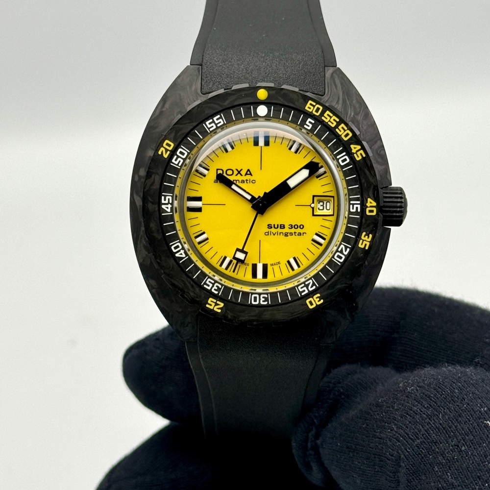Doxa SUB 300 Carbon Divingstar