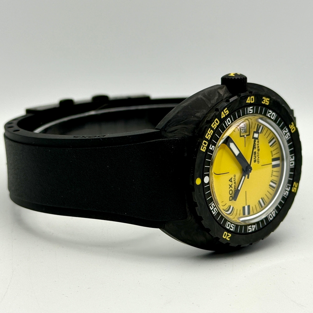 Doxa SUB 300 Carbon Divingstar