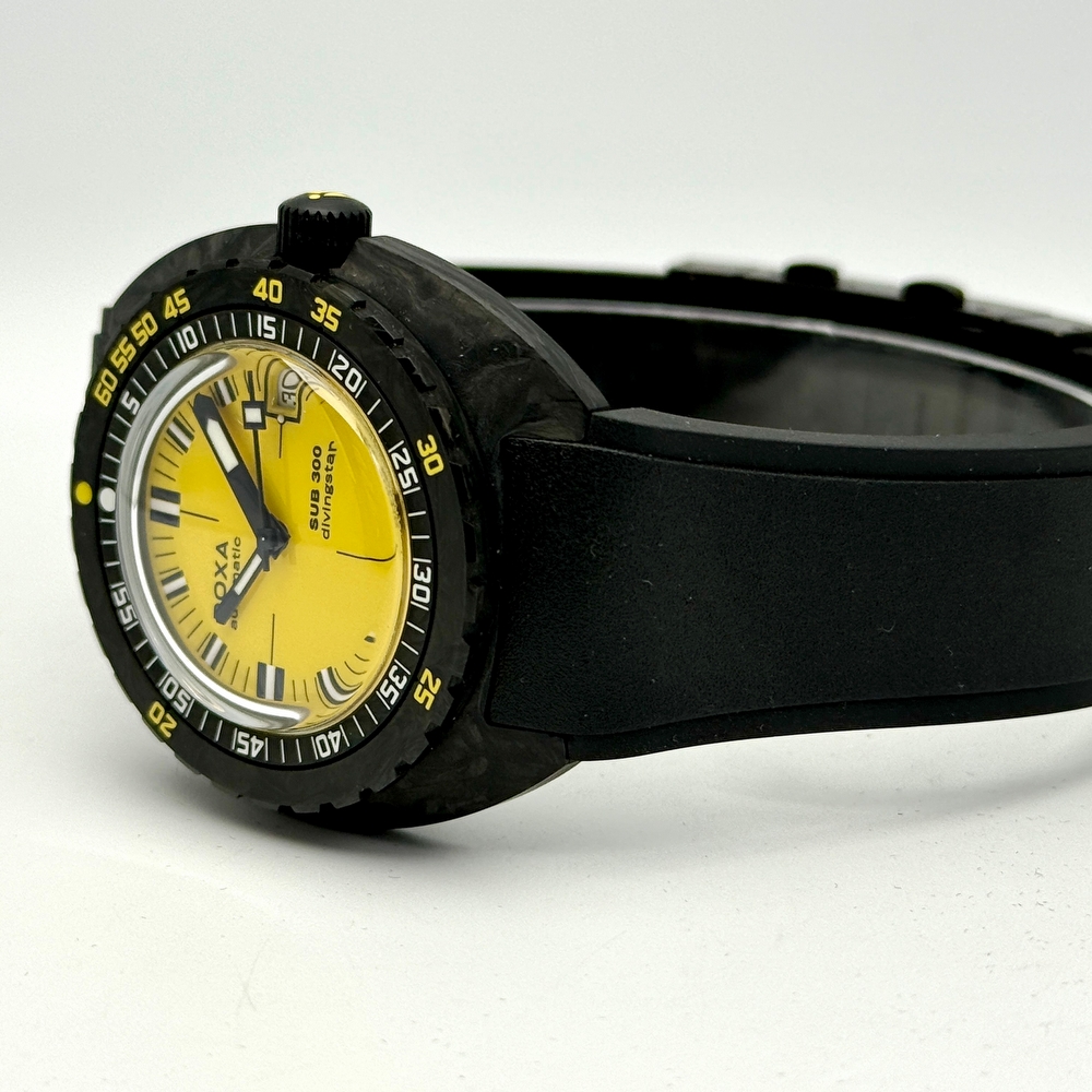 Doxa SUB 300 Carbon Divingstar