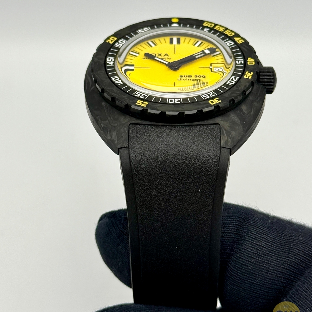 Doxa SUB 300 Carbon Divingstar