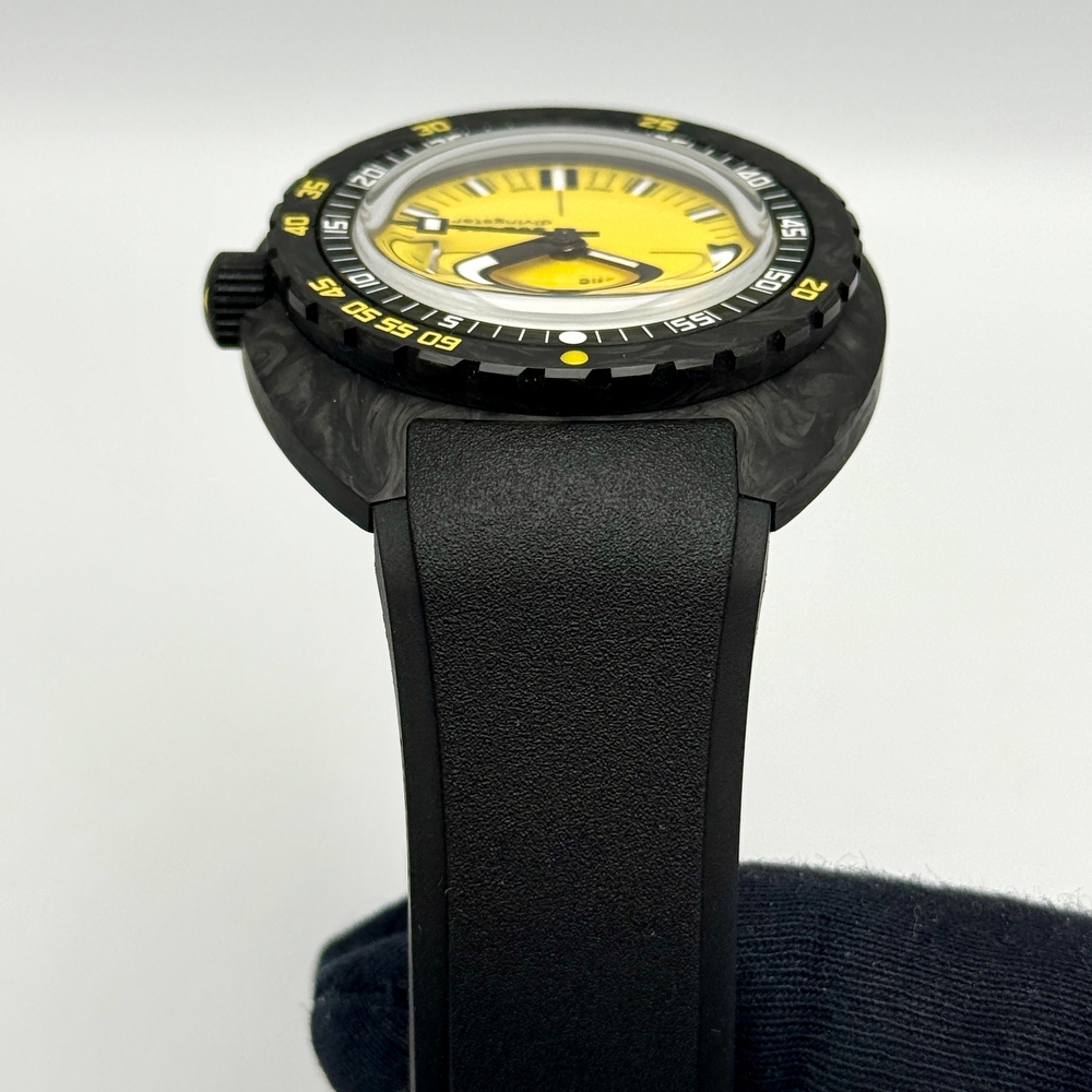 Doxa SUB 300 Carbon Divingstar