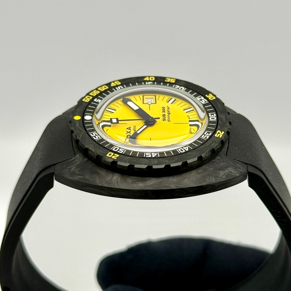 Doxa SUB 300 Carbon Divingstar