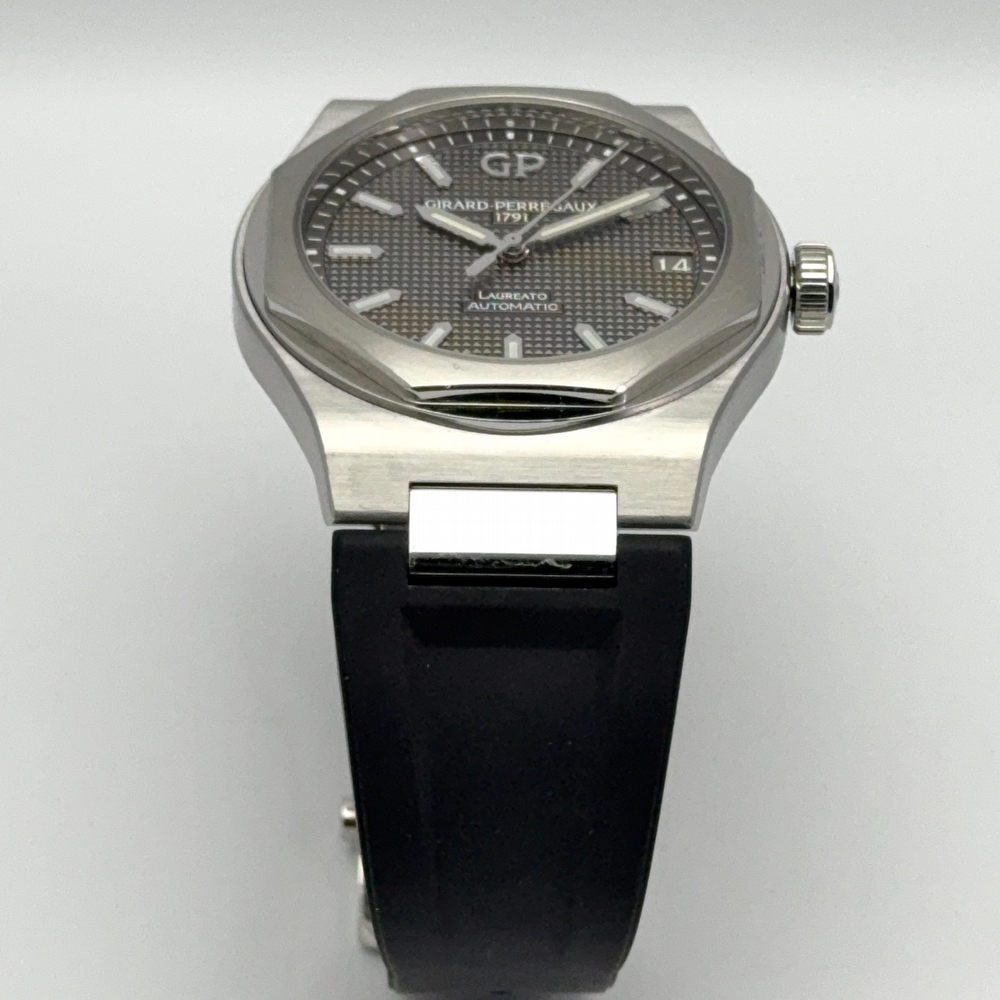 Girard Perregaux Laureato