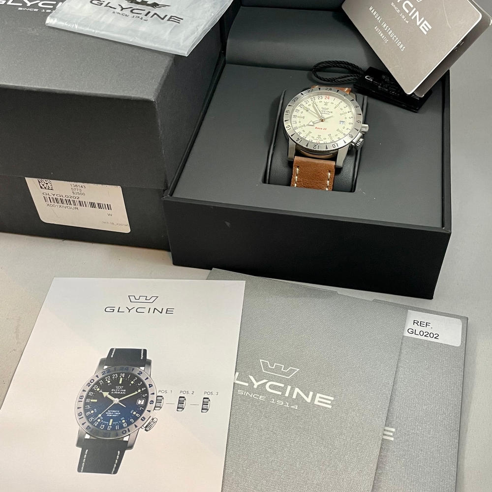Glycine Airman Base 22 Automatic 