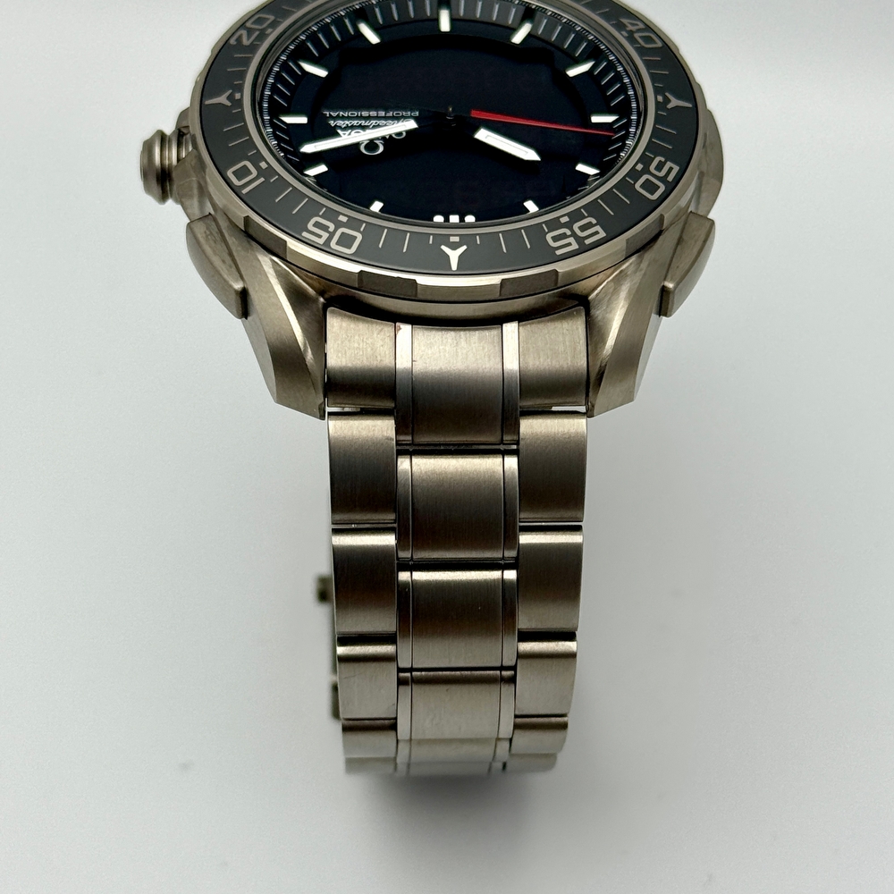 Omega Speedmaster Skywalker X-33