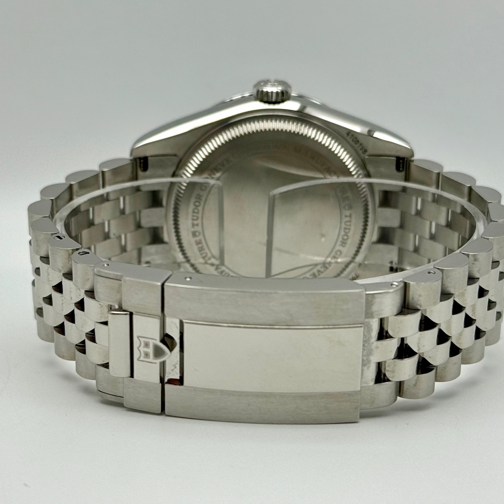 Tudor Black Bay One 39 
