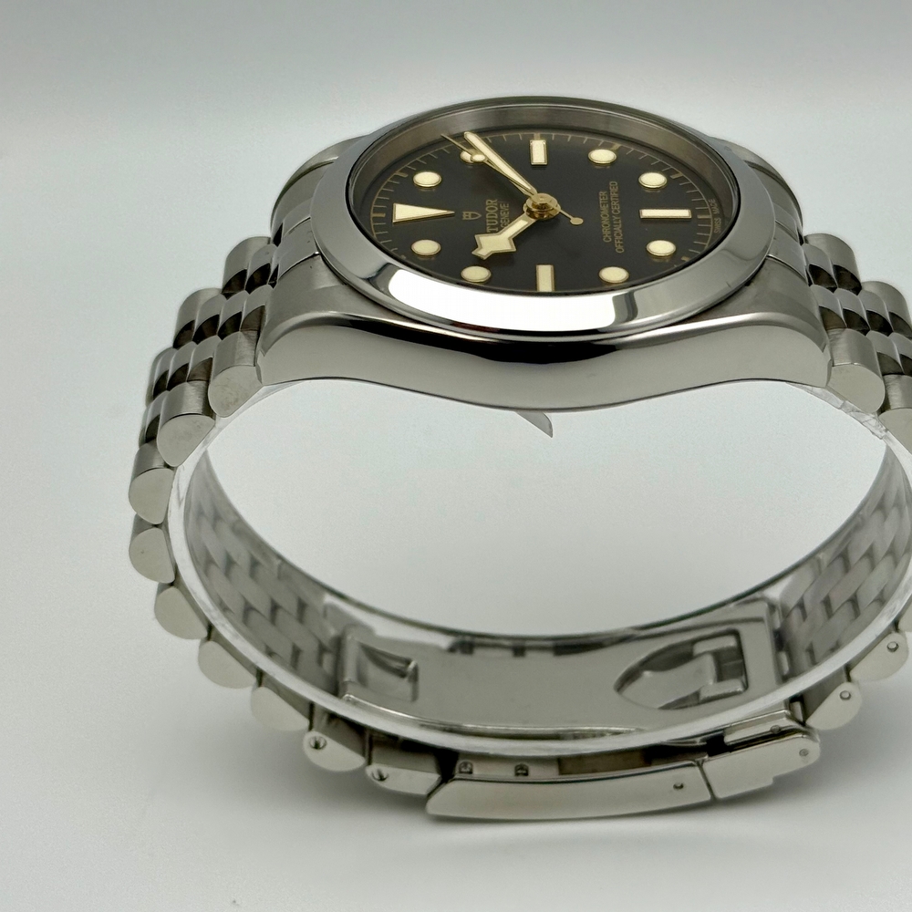 Tudor Black Bay One 39 