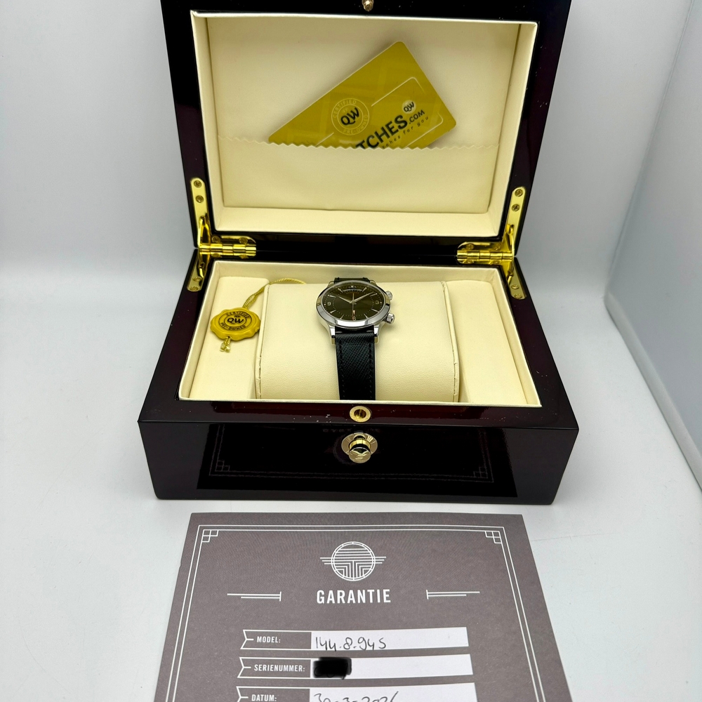 Jaeger-LeCoultre Master Memovox 