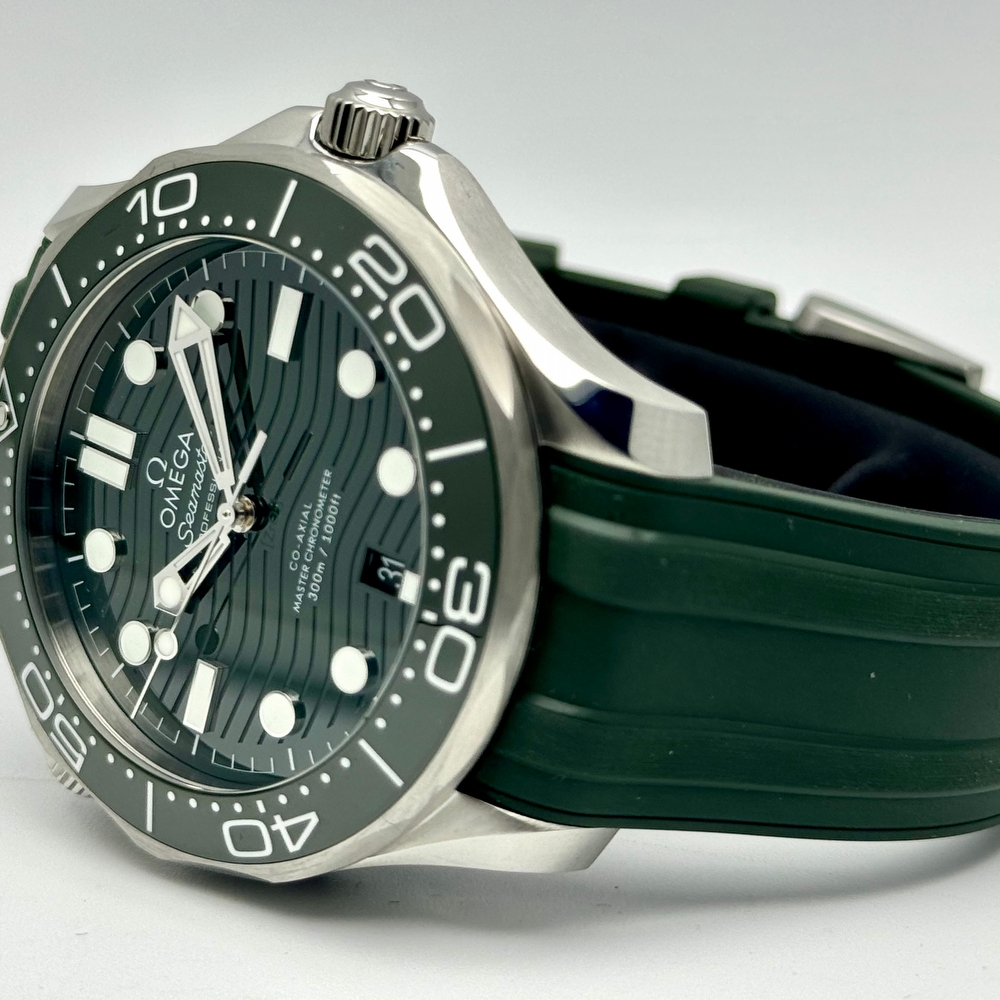 Omega Seamaster Diver 300M Green Rubber 