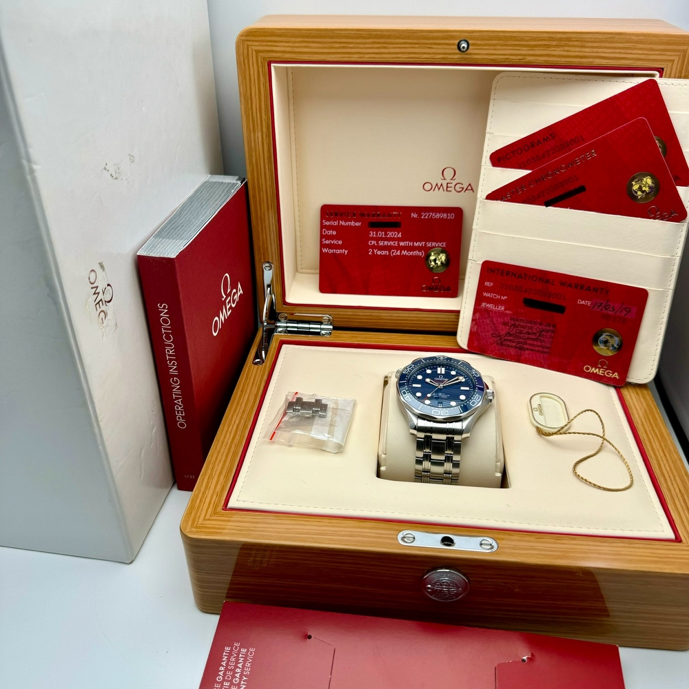 OMEGA SEAMASTER DIVER 300M MASTER CHRONOMETER BLUE