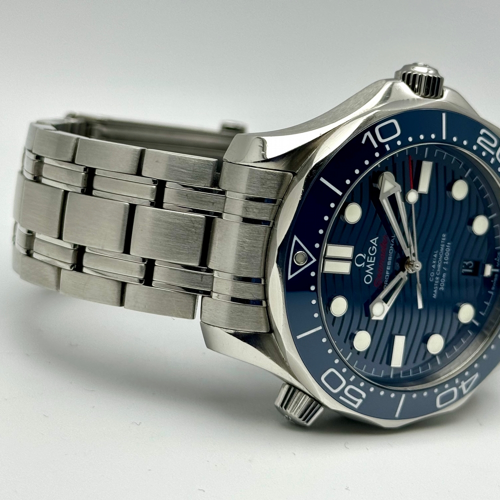 OMEGA SEAMASTER DIVER 300M MASTER CHRONOMETER BLUE