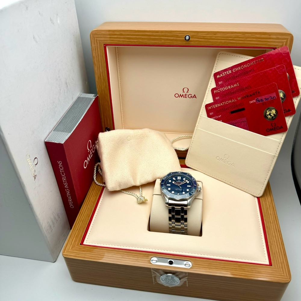OMEGA SEAMASTER DIVER 300M MASTER CHRONOMETER BLUE