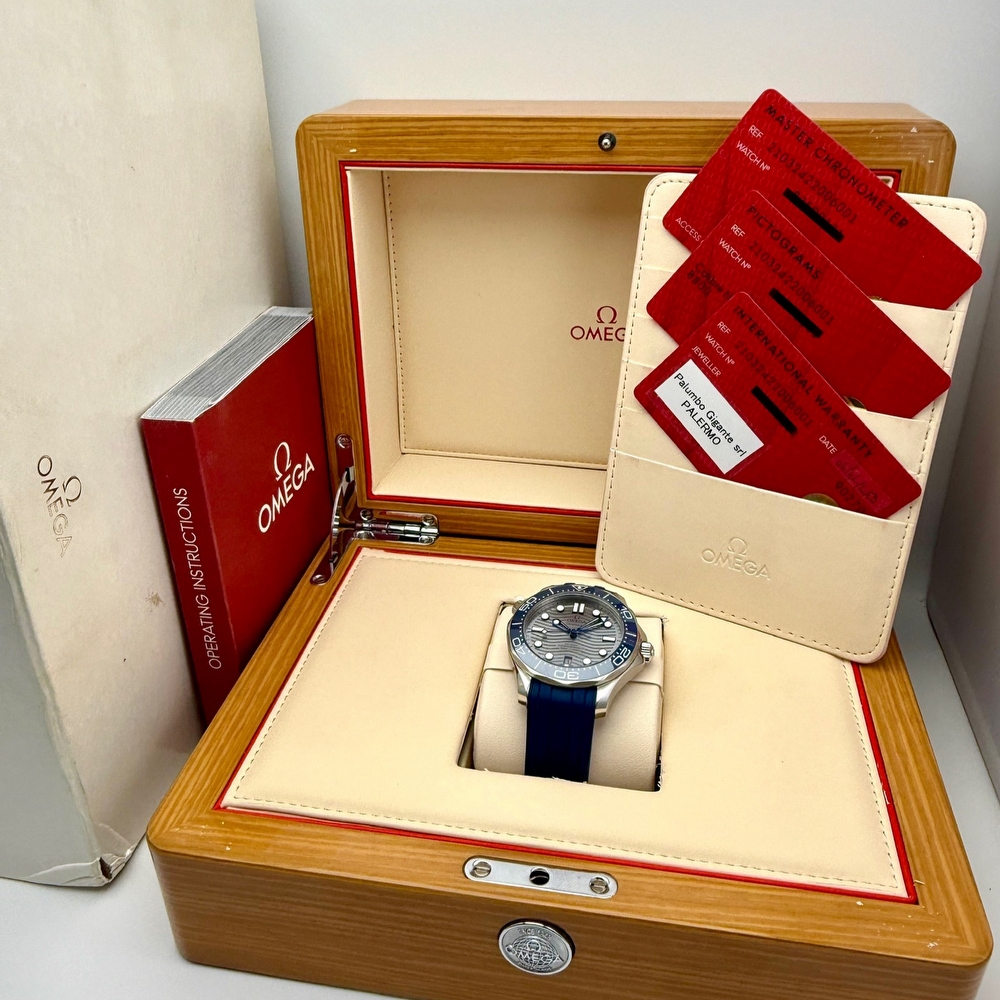 OMEGA SEAMASTER DIVER MASTER CHRONOMETER GREY