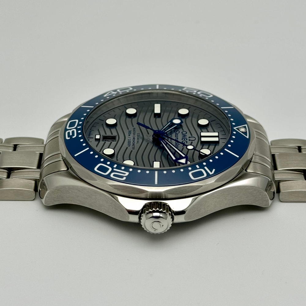 OMEGA SEAMASTER DIVER MASTER CHRONOMETER GREY
