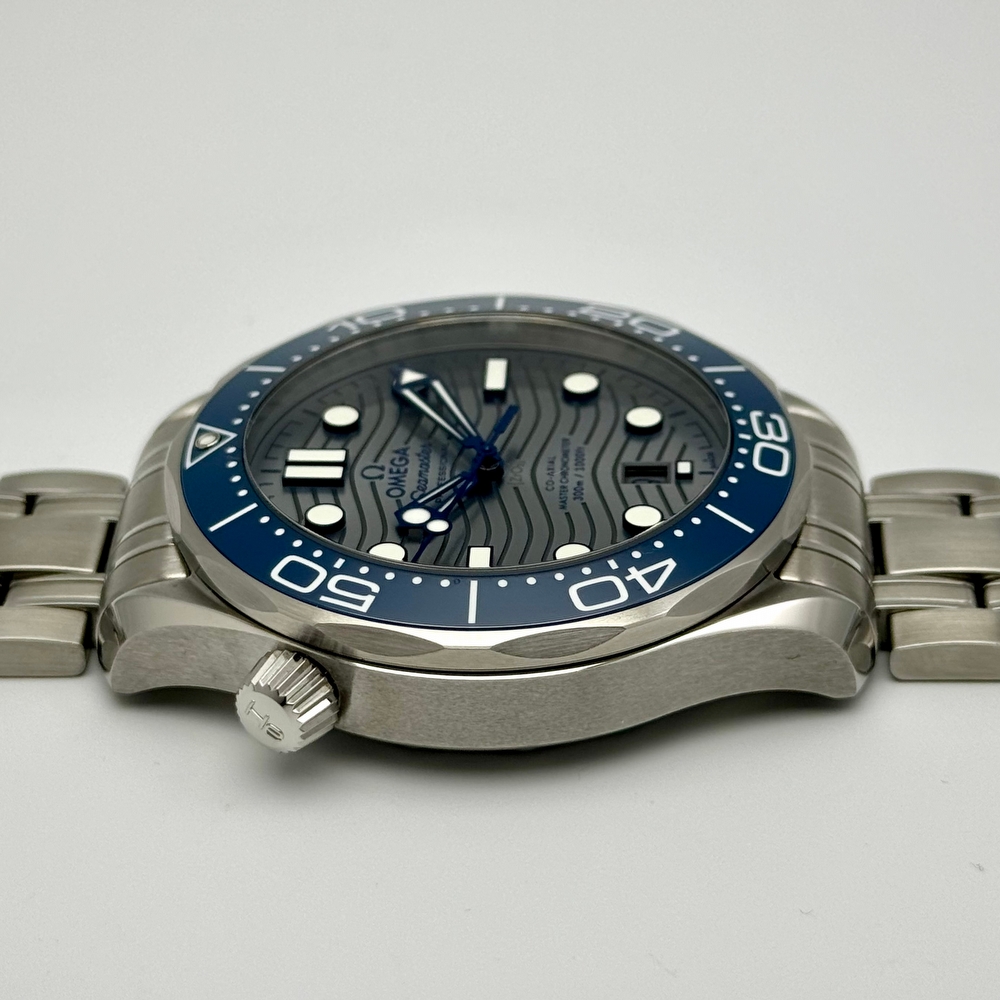 OMEGA SEAMASTER DIVER MASTER CHRONOMETER GREY