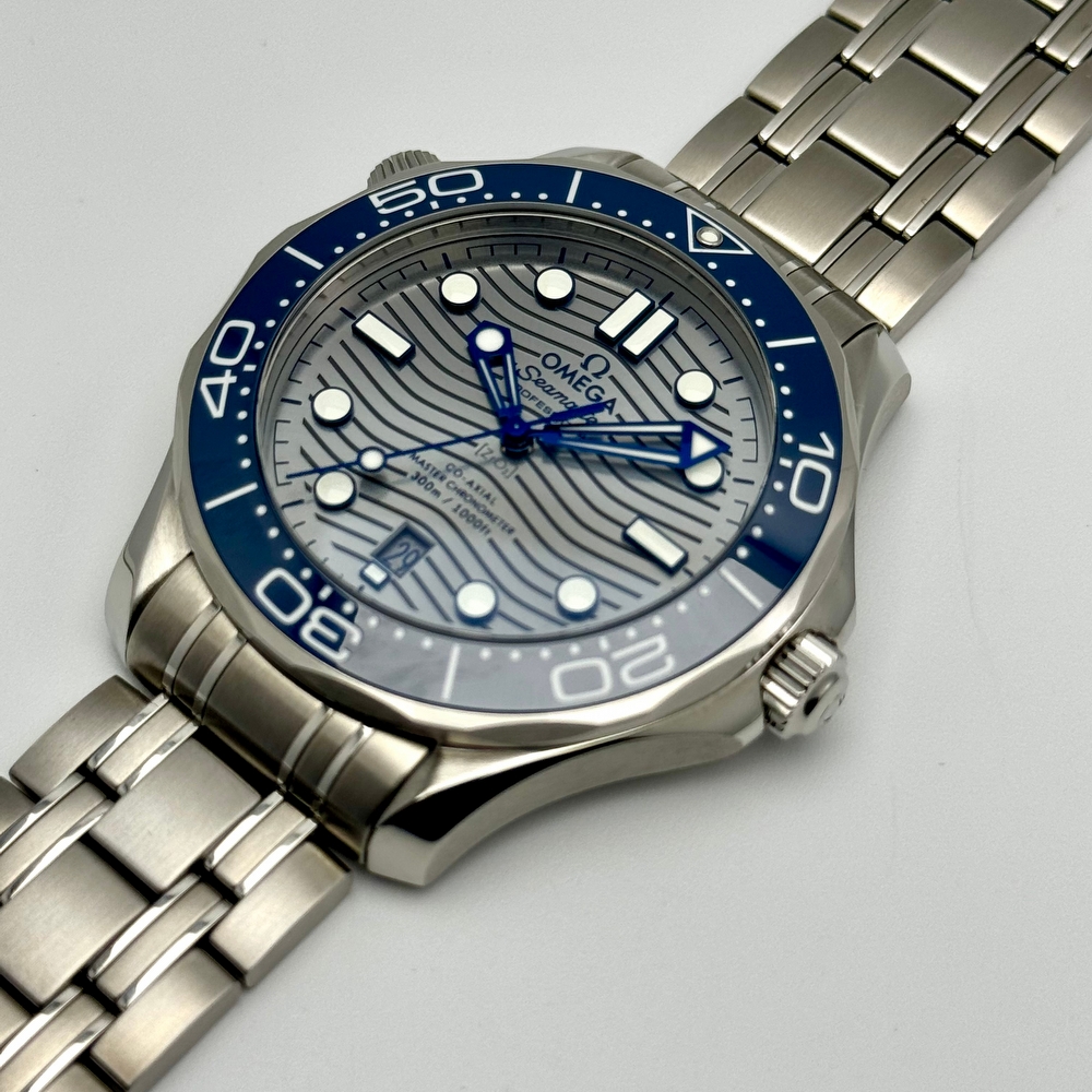 OMEGA SEAMASTER DIVER MASTER CHRONOMETER GREY