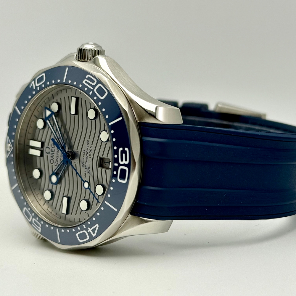 OMEGA SEAMASTER DIVER MASTER CHRONOMETER GREY