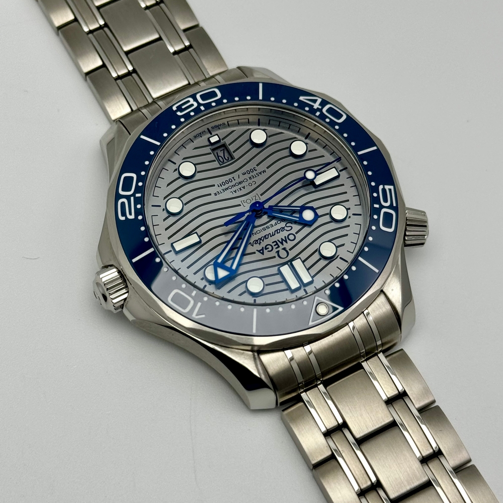 OMEGA SEAMASTER DIVER MASTER CHRONOMETER GREY
