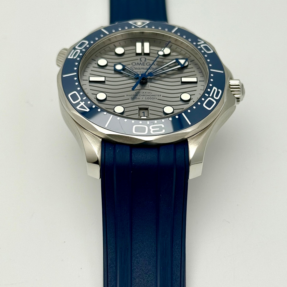 OMEGA SEAMASTER DIVER MASTER CHRONOMETER GREY