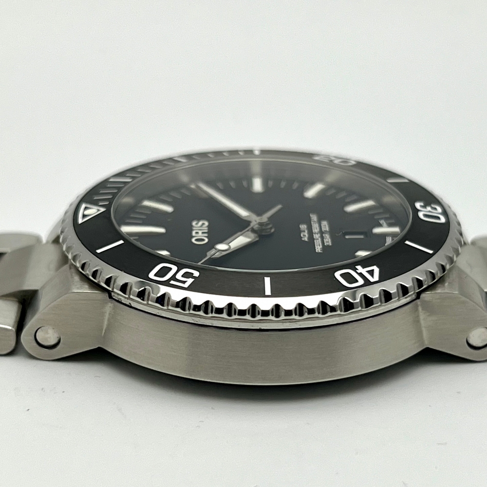 Oris Aquis Date Black