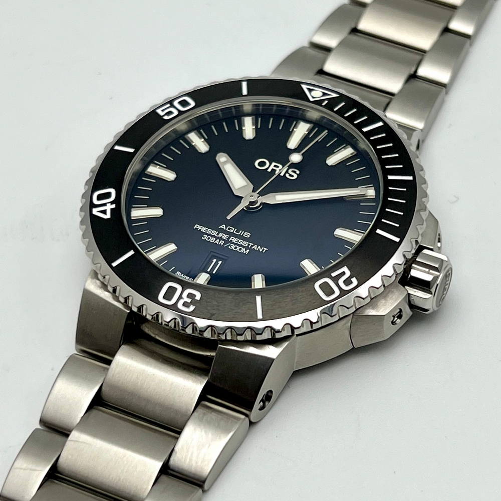 Oris Aquis Date Black