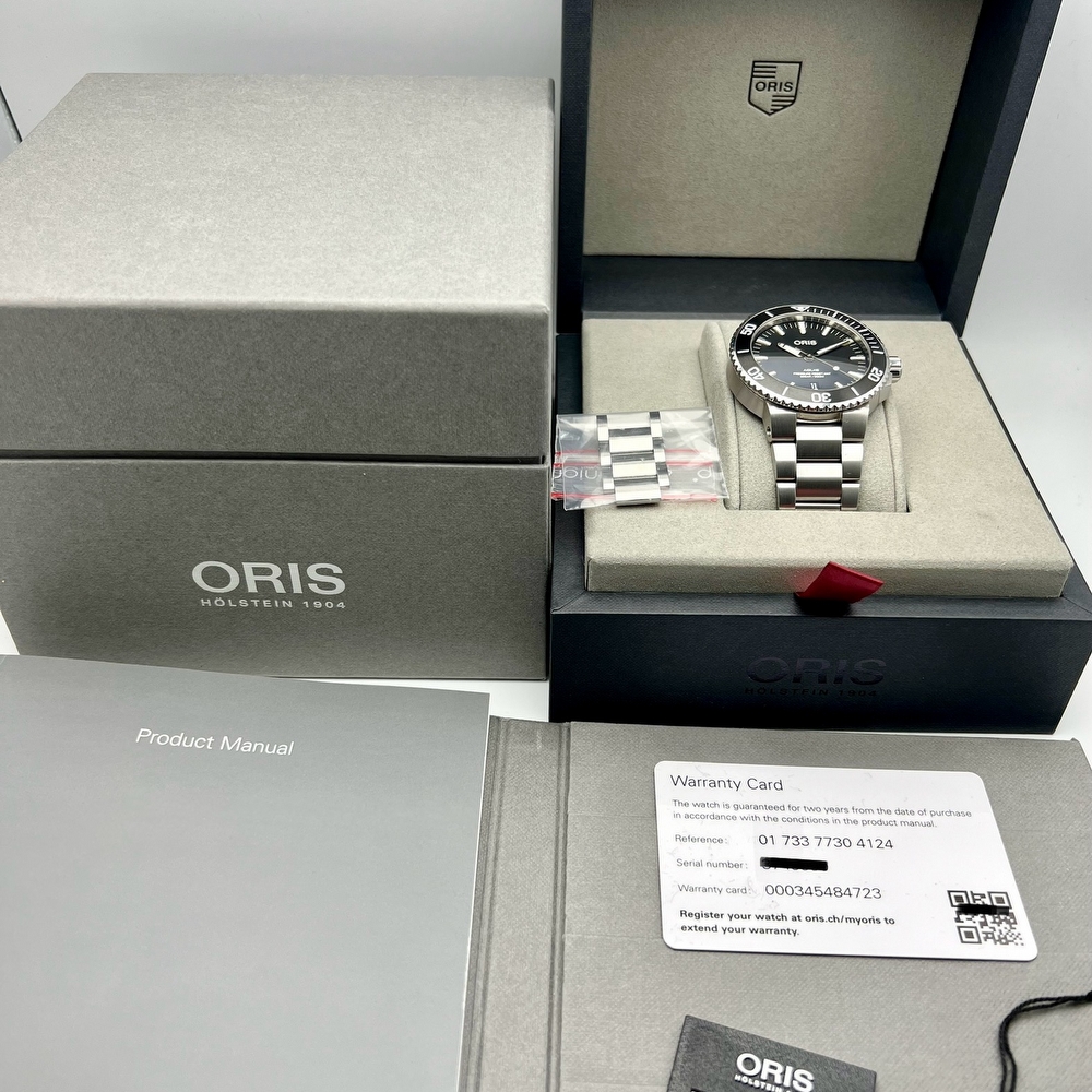 Oris Aquis Date Black