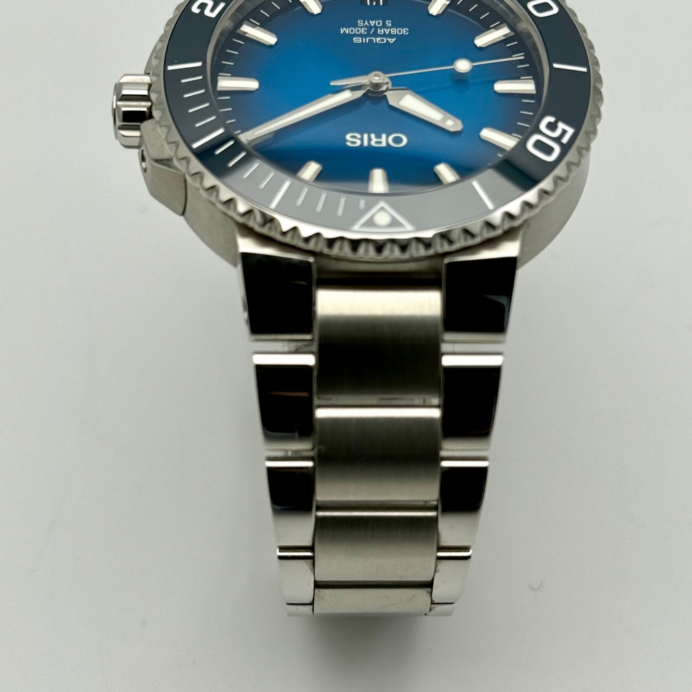 Oris Aquis Date Calibre 400